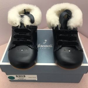 NWT Cute baby boots, perfect for a pre-walker !